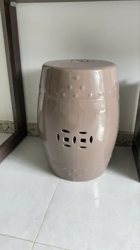 Mesinha decorativa de cerâmica 