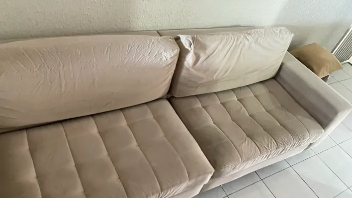 Sofá 4 lugares Jacaúna 600 reais 