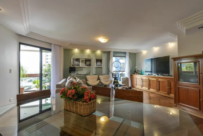 Apartamento para alugar com 4 quartos, 150m² Rua Doutor Ivo Define Frasca, Vila Olímpia