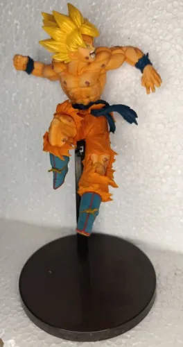 Action Figure Goku Super Saiyajin - Battle Damage (Danos de Batalha) - Dragon Ball Z