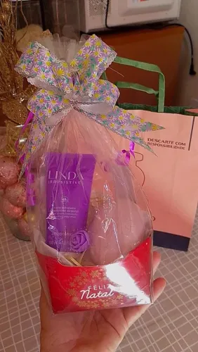 KIT LOÇÃO HIDRATANTE LINDA IRRESISTÍVEL+ SABONETE ROSA E ALGODÃO DO BOTICÁRIO.