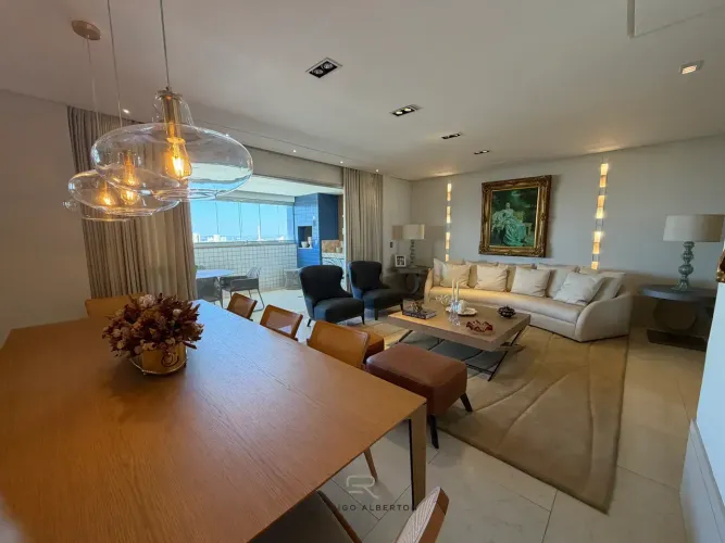 Imóvel para venda possui 255 metros quadrados com 4 quartos em Quilombo - Cuiabá - MT