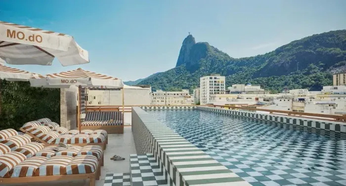 BOTAFOGO 1º Locação Sala Quarto amplo com 70m2, linda vista, Lazer no Rooftop, próximo ao