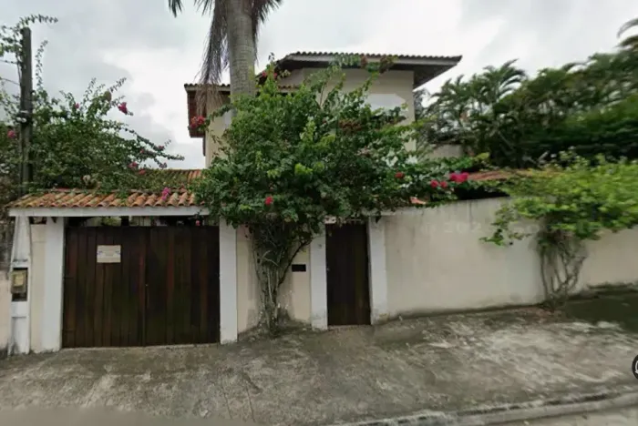 Imóvel para aluguel tem 450 metros quadrados com 3 quartos em Itaipu - Niterói - RJ