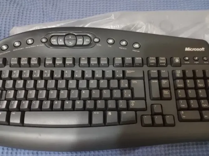Teclado Microsoft sem fio wireless multimedia Keyboard 1000 - novo
