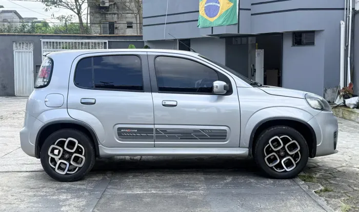 Fiat Uno Sporting Dualogic 1.4 EVO Flex 8V 4P 2016
