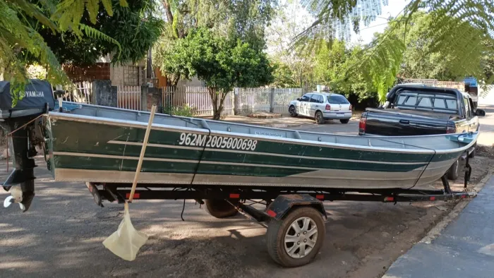 ? BARCO DE ALUMÍNIO BORDA ALTA 6 METROS + YAMAHA 15HP + CARRETINHA