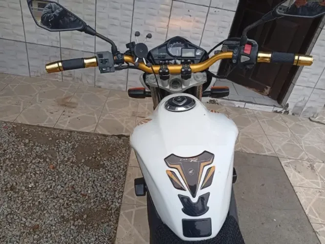Vendo moto honda
