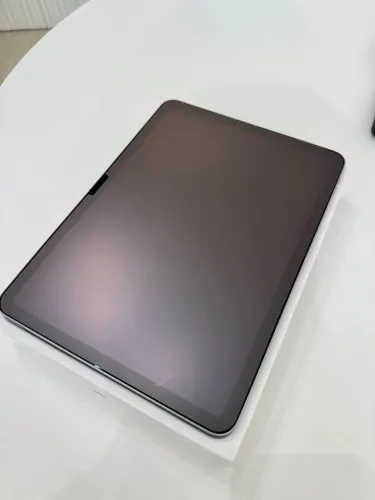 iPad Air M3 11" 128GB Wi-Fi Cinza-espacial + Apple Pencil USB-C