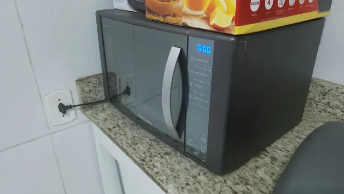 Micro Ondas Electrolux Envelopado Semi Novo
