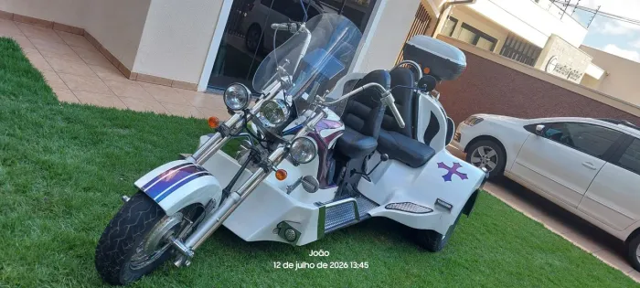 Vendo ou troco lindo triciclo.