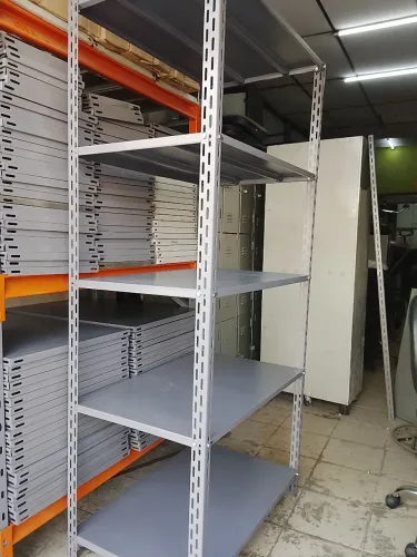 Estantes de aço 60 cm industrial nova.