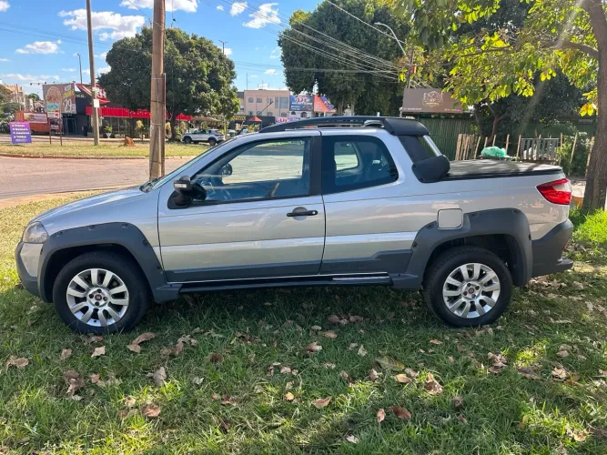 Fiat Strada Adventure1.8/ 1.8 Locker Flex CD 2015