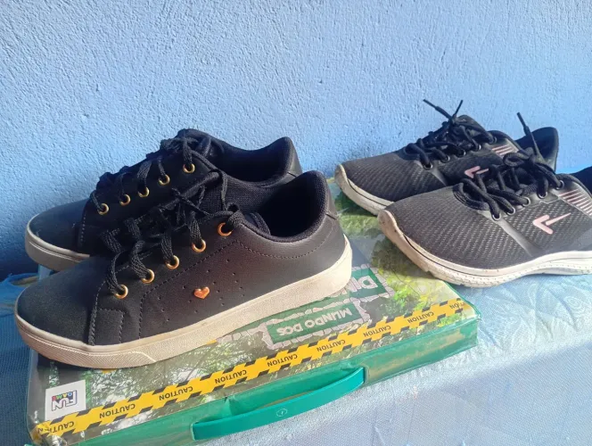 Vendo esses 2 sapatos por $50 reais