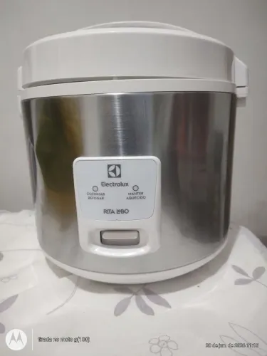 Panela elétrica para arroz Eletrolux 220v corno branca 700w de potência capacidade 2,84kg