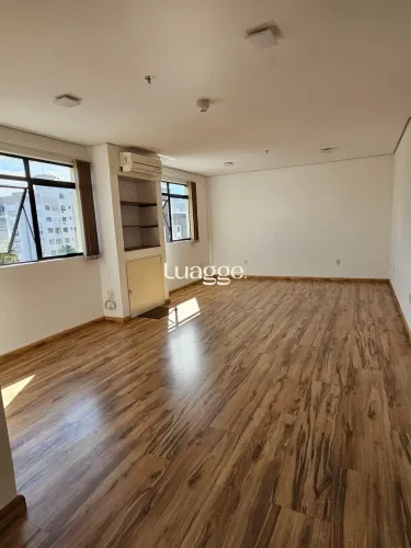 **Aluguel de Sala Comercial no Bairro Menino Deus, Porto Alegre, RS**