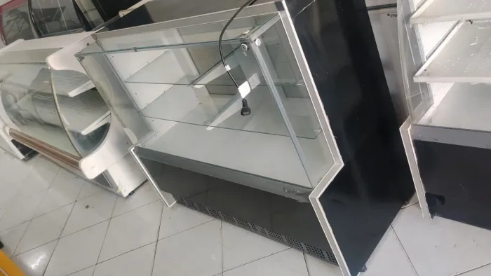 Balcão neutro bolo