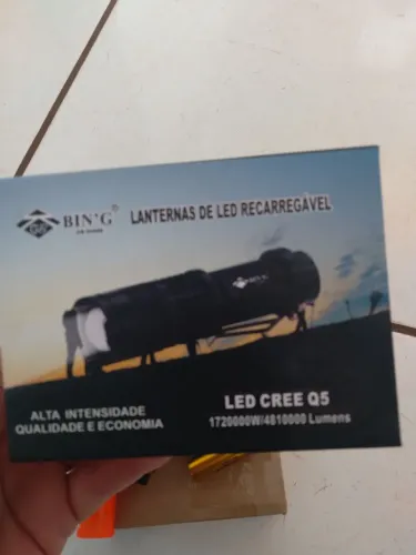Lanterna para bike serve para acampar caminhada noturna