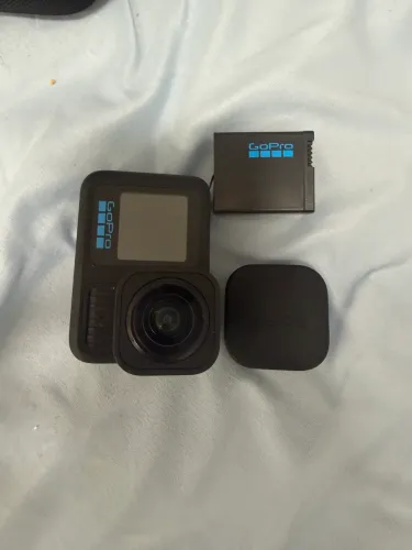Gopro hero 13 black com acessórios (usada 3x) estado de zero