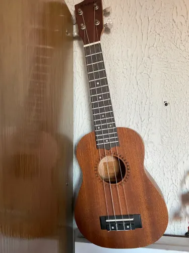 Ukulele Naomi