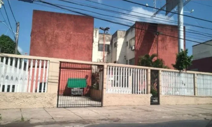 Alugo Excelente apartamento no edifício Rio Negro, na Avenida Almirante Barroso