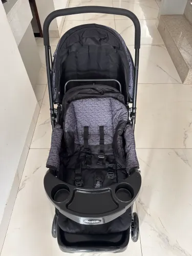 Carrinho de Bebê Alça Reversível com Bebê Conforto Cosco Kids