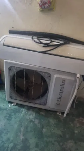 Vende-se ar condicionado ou negocia-se
