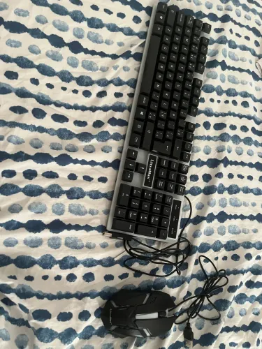 Vendo esse teclado e mouse por 100 ele vem com led e já vem também com a caixa