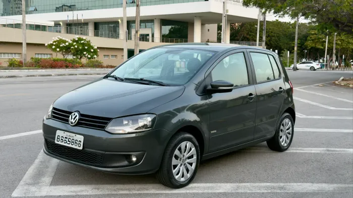 Volkswagen Fox 1.0 MI Total Flex 8V 5P 2013