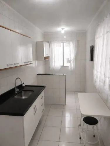 Alugo apartamento no bairro vista verde.