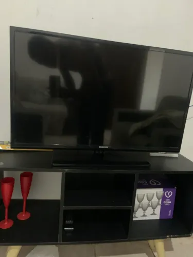 Vendo está smart TV de 32? polegadas, precisa trocar a placa,