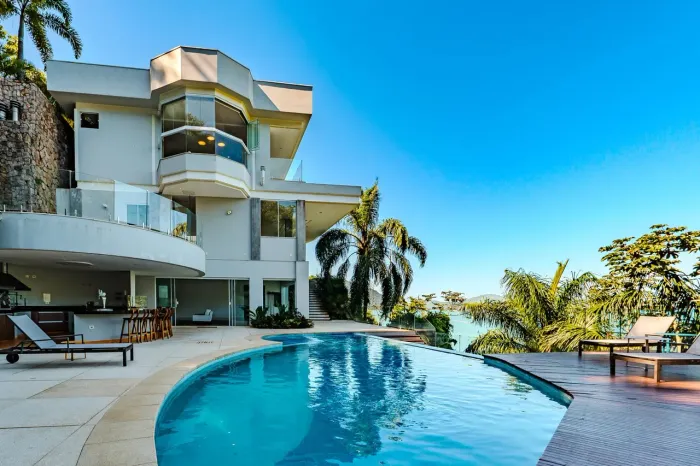 Casa à venda no Condomínio Fortaleza em Ubatuba/SP.