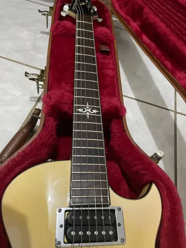 Guitarra Ibanez atr 100