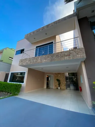 Residencial Tiradentes | Duplex 3 suítes (200m2) | 4 vagas | Aleixo
