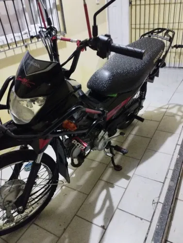 Moto pop nova, quitada no meu nome