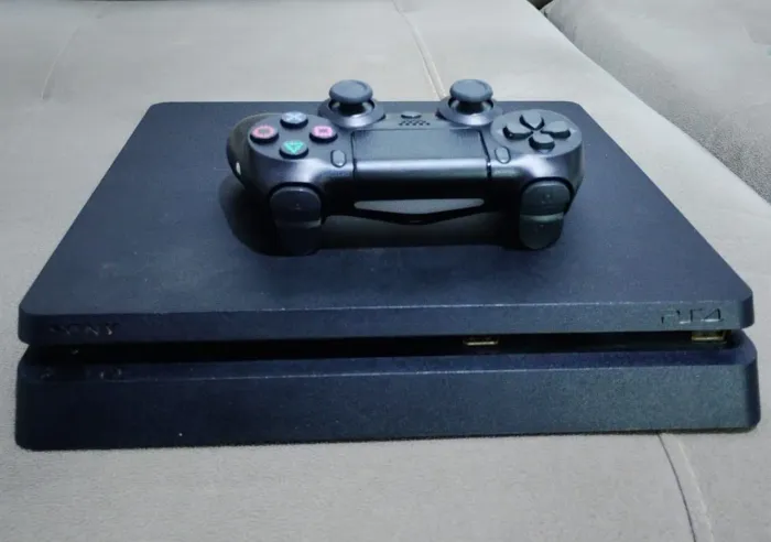 Ps4 slim 1 controle + jogos
