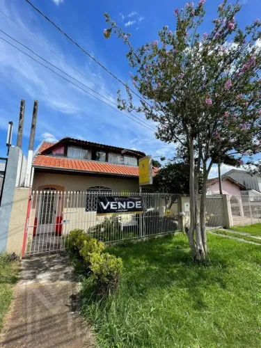 Sobrado para Venda em Curitiba, Santa Quitéria, 4 dormitórios, 1 suíte, 4 banheiros, 5 vag