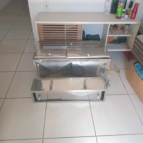 Kit cachorro quente esta praticamente novo,dá para ganhar dinheiro com ele.