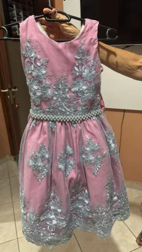Vestido infantil de Festa com renda e pérolas