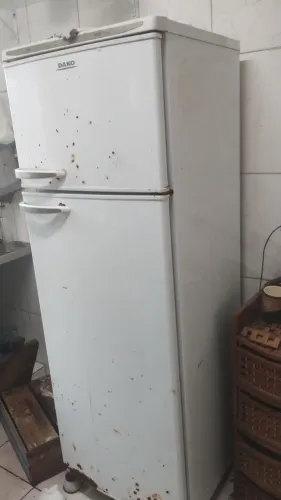 Geladeira no precinho 170 reais