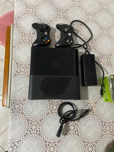 Video Games XBOX 360 - Com 5 Jogos Originais