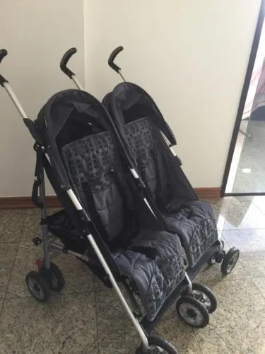 Carrinho para bebe duplo