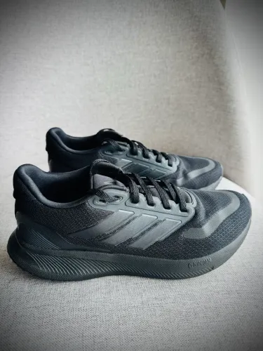 NOVO. Tênis Adidas Runfalcon 5
