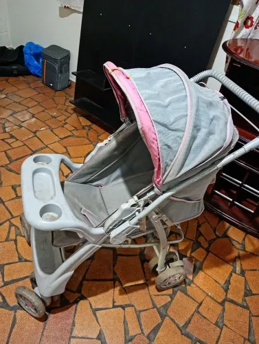 carrinho de bebê menina