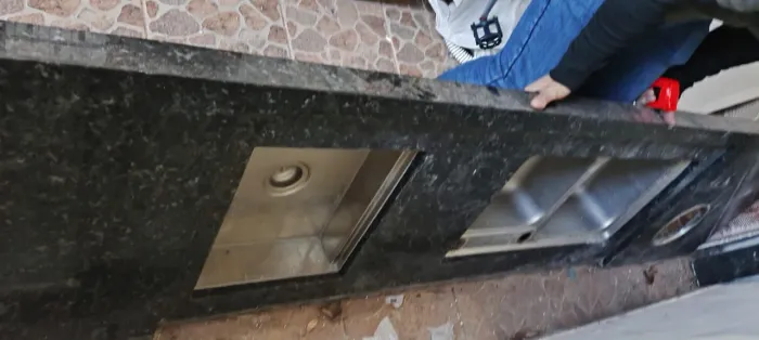 Pia de mármore com cuba inbotita 