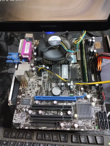 KIT PLACA MÃE LGA 775 INTEL 6700 2 GB DE RAM