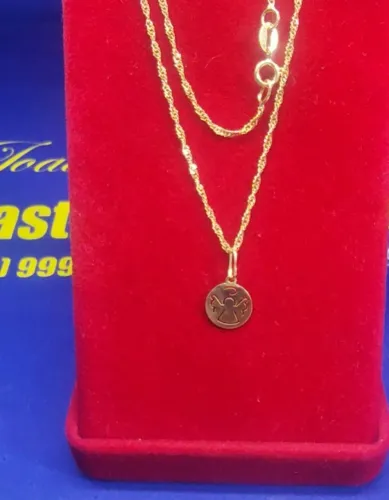 Colar e Medalha Anjinho Ouro 18 Kilates Colar 1.02 Gramas 40 Cm Fio 0.5 mm Medalha Peso 0.