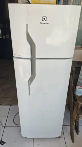 Geladeira 260L