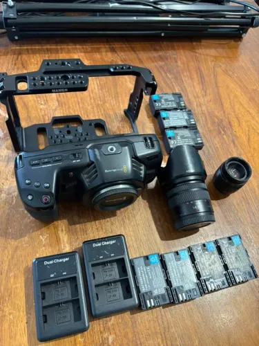 Blackmagic Cinema pocket 4k + 2 lentes + cage...