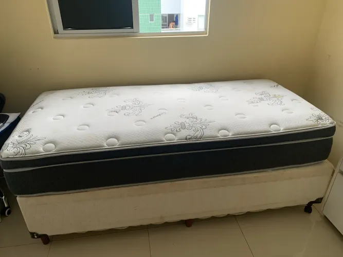 Cama Box Solteiro Semi-Nova